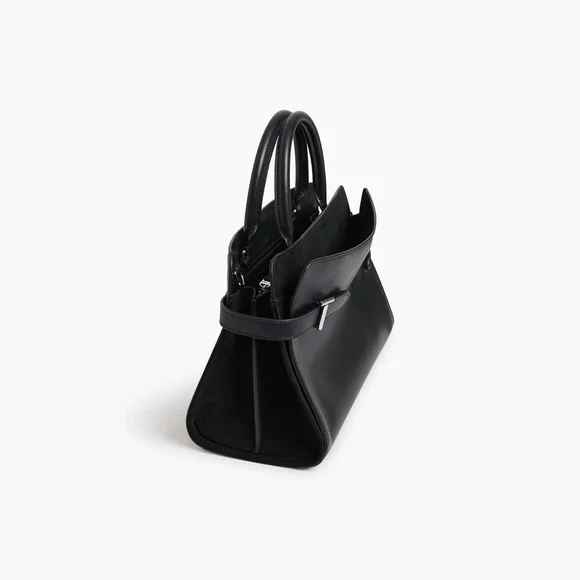 Brand New- Le Tanneur Emie Medium Handbag in Smooth Leather 🖤✨ - Picture 3 of 16